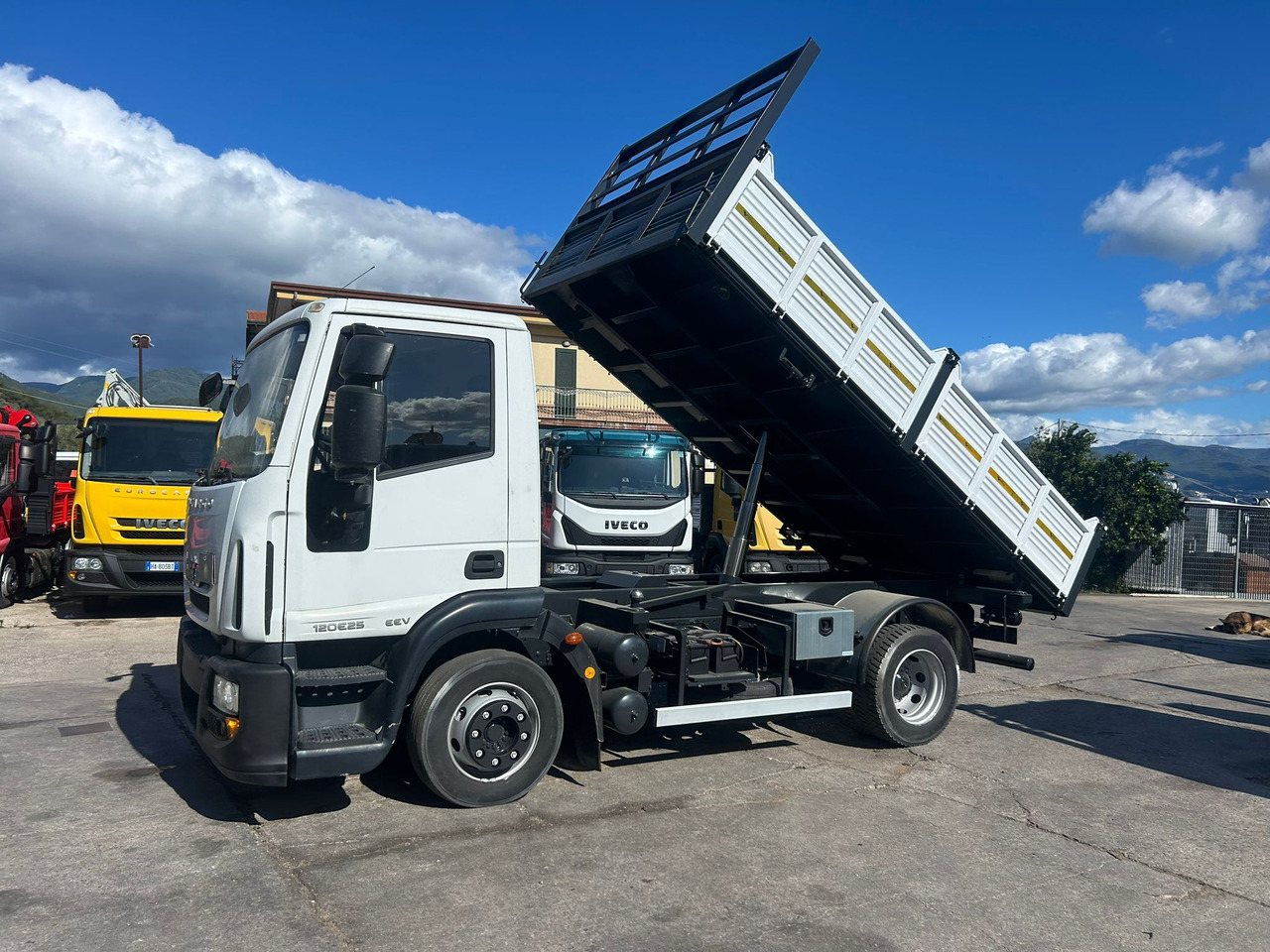 IVECO EUROCARGO 120E25 - شاحنة قلاب: صورة 3 IVECO EUROCARGO 120E25 - شاحنة قلاب: صورة 3