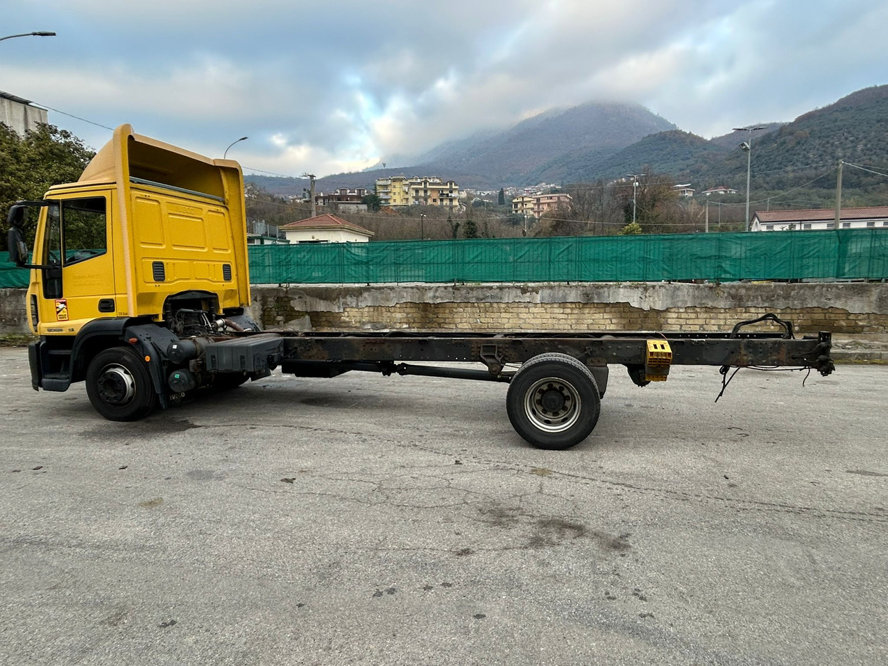 IVECO EUROCARGO 120E28P - شاحنة هيكل كابينة: صورة 2 IVECO EUROCARGO 120E28P - شاحنة هيكل كابينة: صورة 2