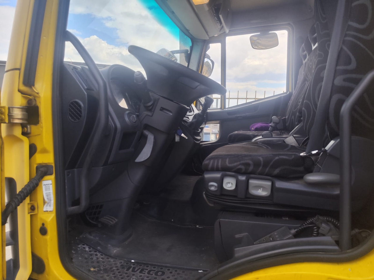 IVECO EUROCARGO 120E28P - شاحنة هيكل كابينة: صورة 4 IVECO EUROCARGO 120E28P - شاحنة هيكل كابينة: صورة 4