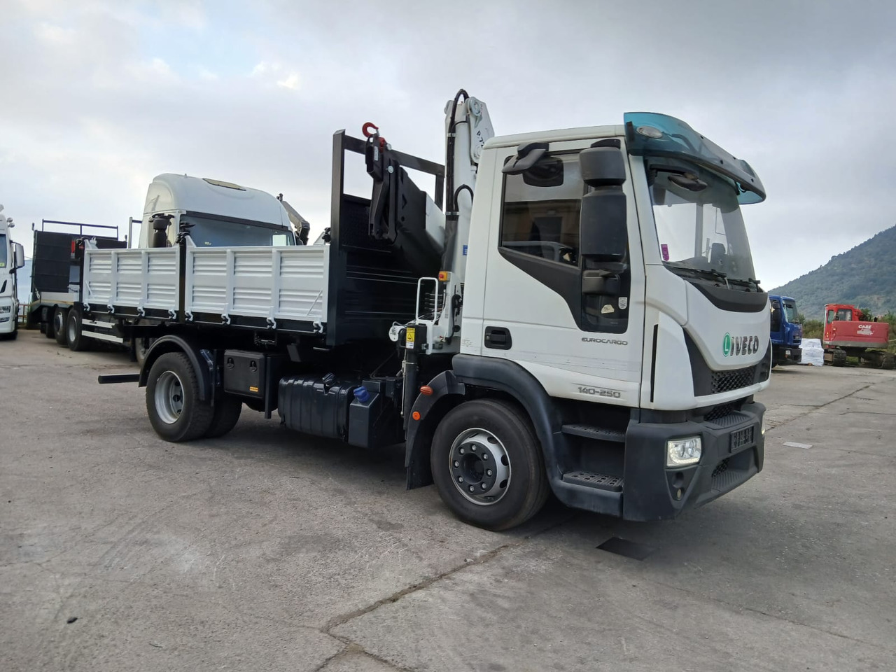 IVECO EUROCARGO 140-250 - شاحنة كرين: صورة 5 IVECO EUROCARGO 140-250 - شاحنة كرين: صورة 5