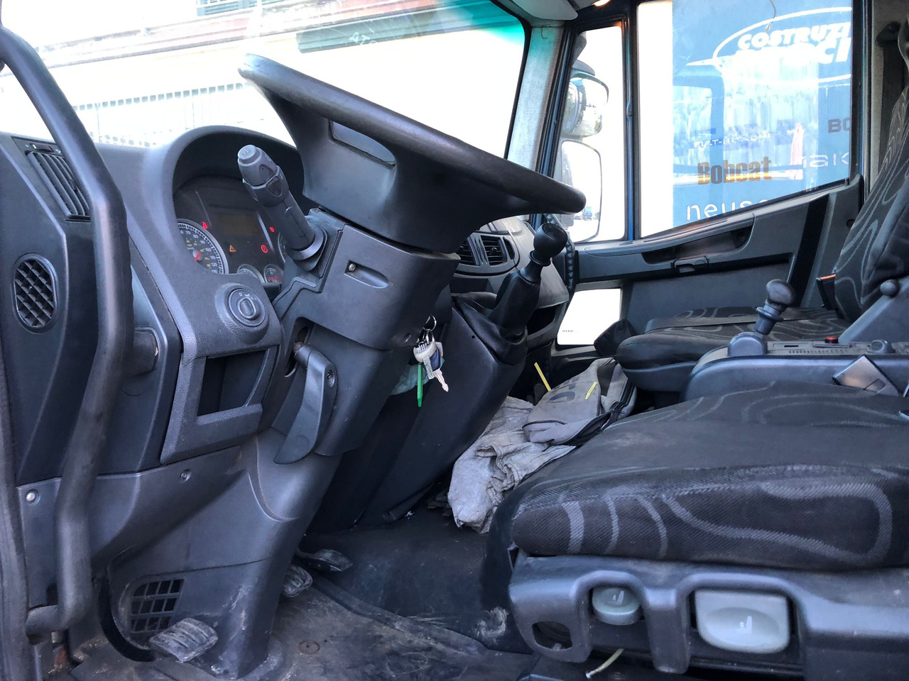IVECO EUROCARGO 140E25 - شاحنة كرين: صورة 5 IVECO EUROCARGO 140E25 - شاحنة كرين: صورة 5
