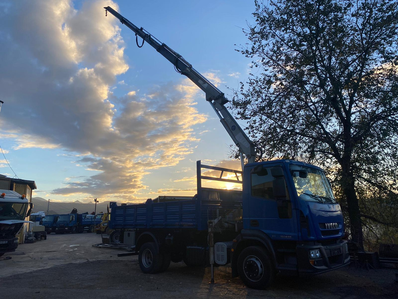 IVECO EUROCARGO 150E25P - شاحنة كرين: صورة 5 IVECO EUROCARGO 150E25P - شاحنة كرين: صورة 5