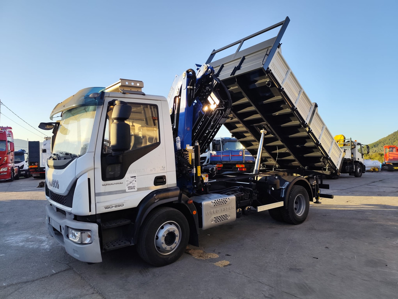 IVECO EUROCARGO 160-250 - شاحنة كرين, شاحنة قلاب: صورة 1 IVECO EUROCARGO 160-250 - شاحنة كرين, شاحنة قلاب: صورة 1