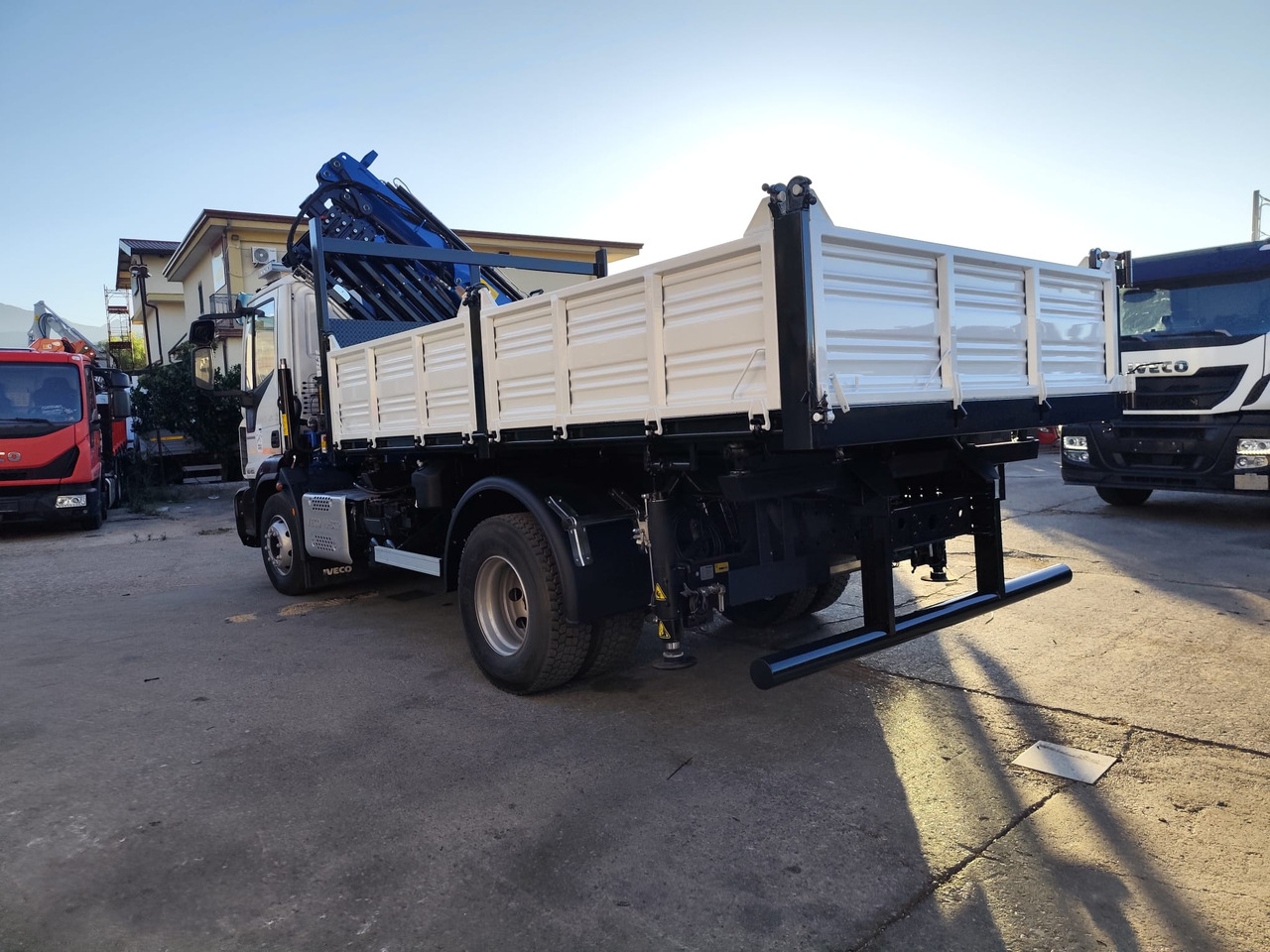 IVECO EUROCARGO 160-250 - شاحنة كرين, شاحنة قلاب: صورة 3 IVECO EUROCARGO 160-250 - شاحنة كرين, شاحنة قلاب: صورة 3