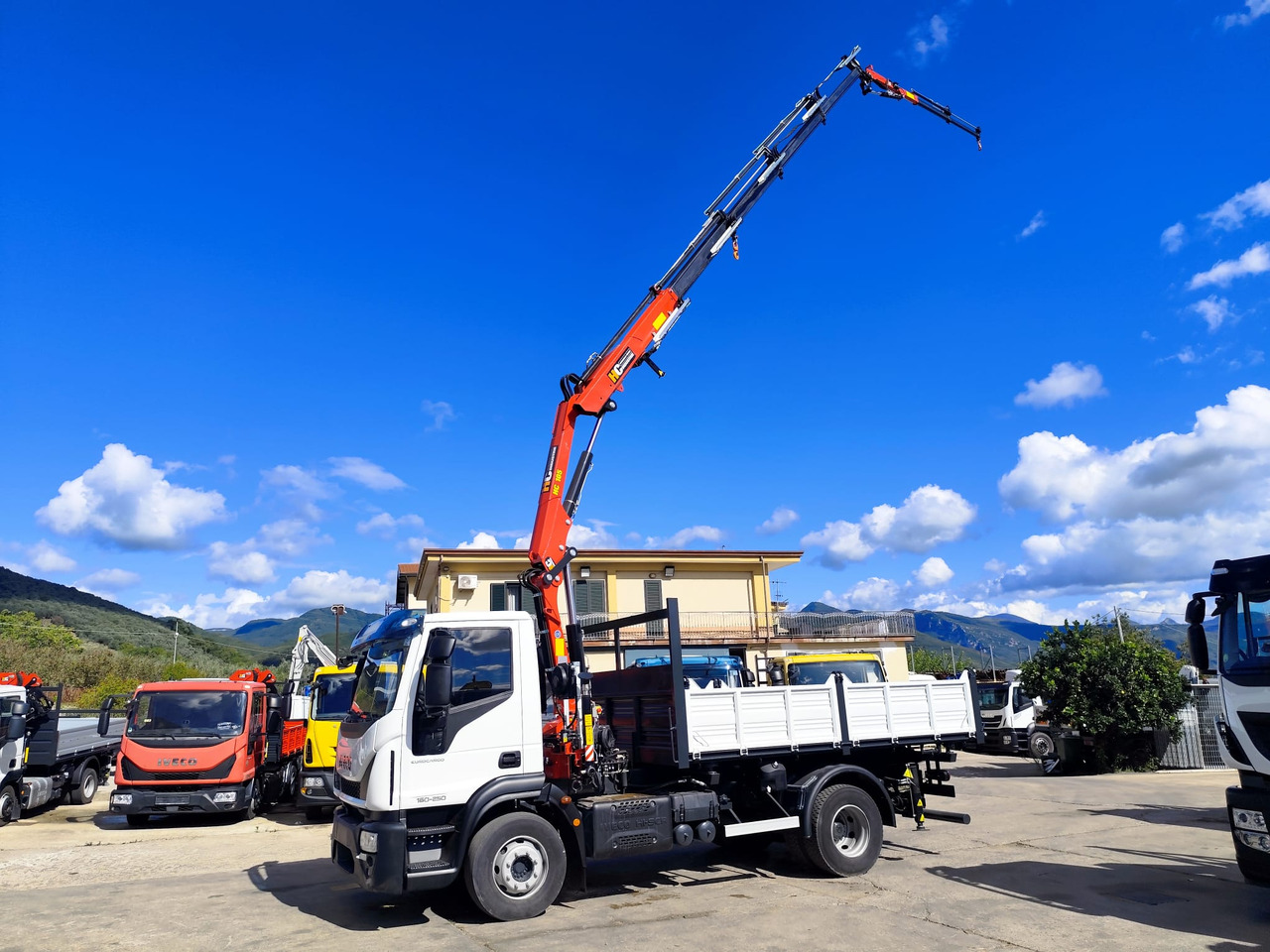 IVECO EUROCARGO 160-250 - شاحنة كرين, شاحنة قلاب: صورة 4 IVECO EUROCARGO 160-250 - شاحنة كرين, شاحنة قلاب: صورة 4