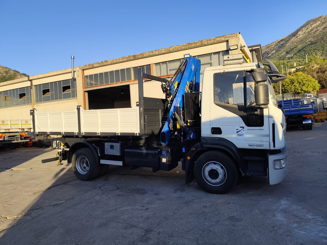 IVECO EUROCARGO 160-250 - شاحنة كرين, شاحنة قلاب: صورة 5 IVECO EUROCARGO 160-250 - شاحنة كرين, شاحنة قلاب: صورة 5