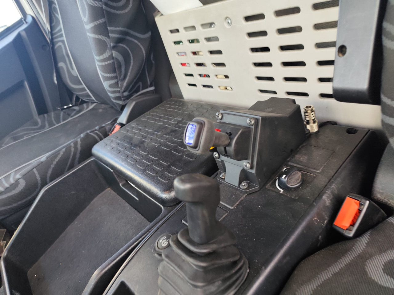 IVECO EUROCARGO 160-280 - شاحنة قلاب, شاحنة كرين: صورة 5 IVECO EUROCARGO 160-280 - شاحنة قلاب, شاحنة كرين: صورة 5