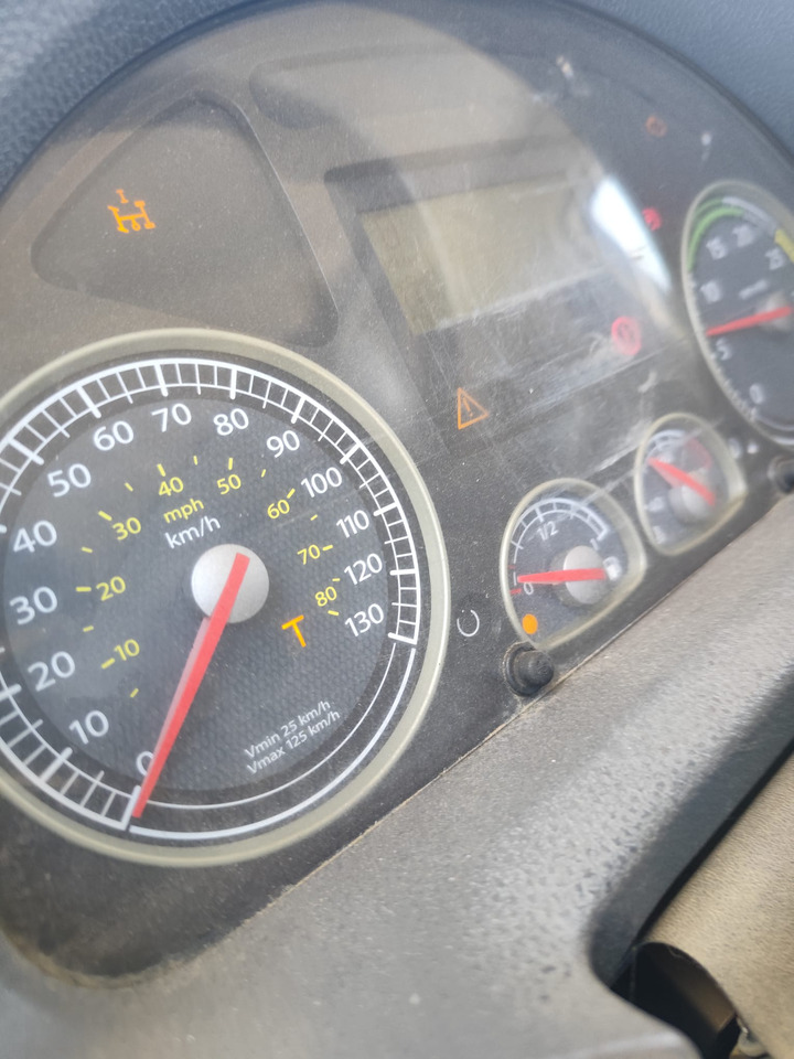 IVECO EUROCARGO 160E28 - شاحنة كرين: صورة 3 IVECO EUROCARGO 160E28 - شاحنة كرين: صورة 3