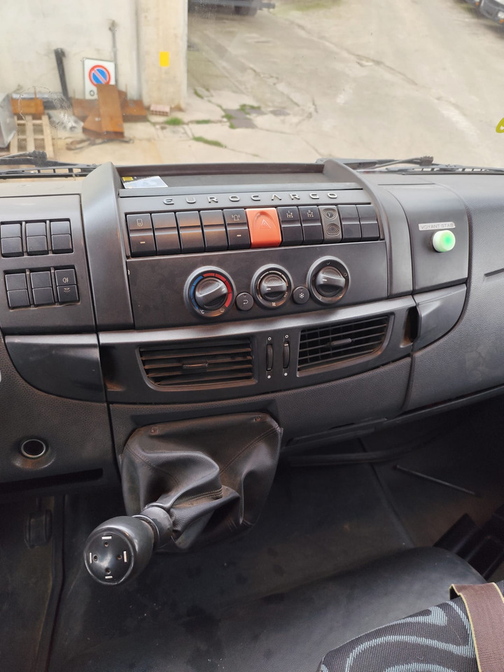 IVECO EUROCARGO 160E28 - شاحنة كرين: صورة 4 IVECO EUROCARGO 160E28 - شاحنة كرين: صورة 4