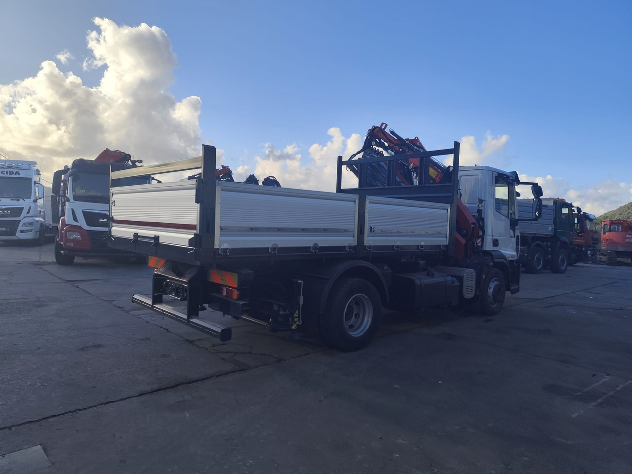 شاحنة كرين IVECO EUROCARGO 160E30: صورة 13