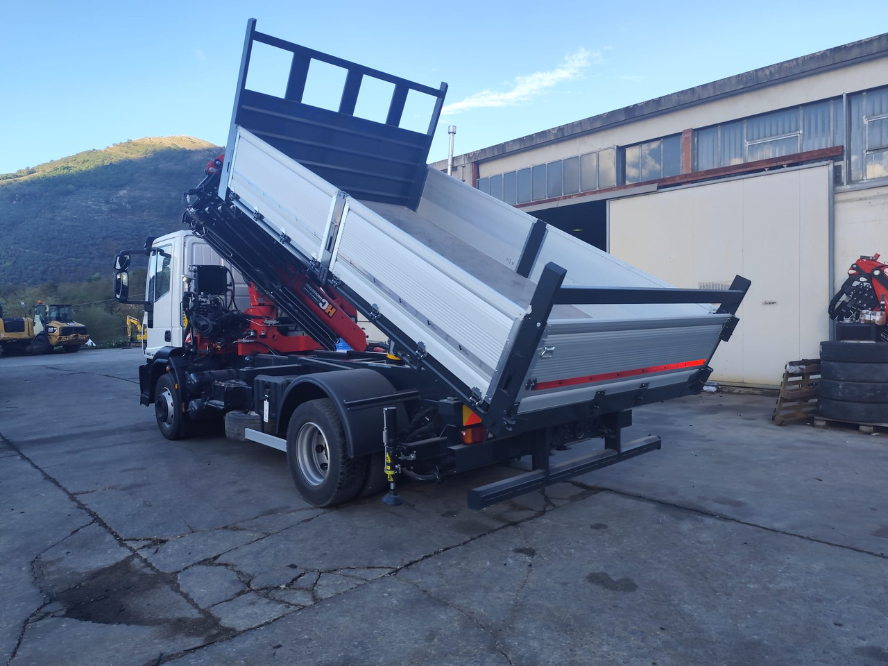 شاحنة كرين IVECO EUROCARGO 160E30: صورة 32