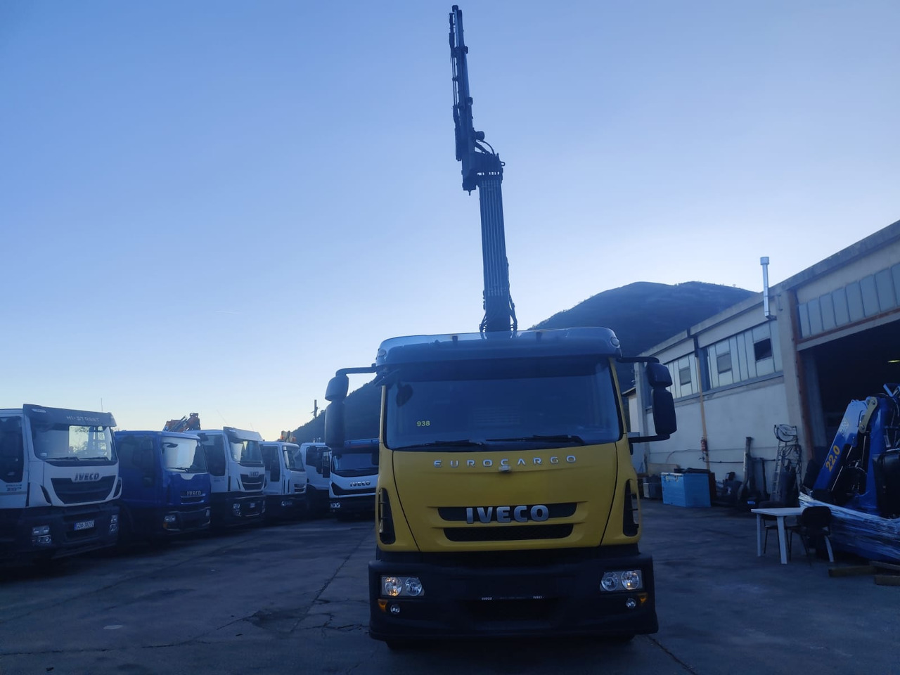 IVECO EUROCARGO 160E30 - شاحنة كرين: صورة 4 IVECO EUROCARGO 160E30 - شاحنة كرين: صورة 4