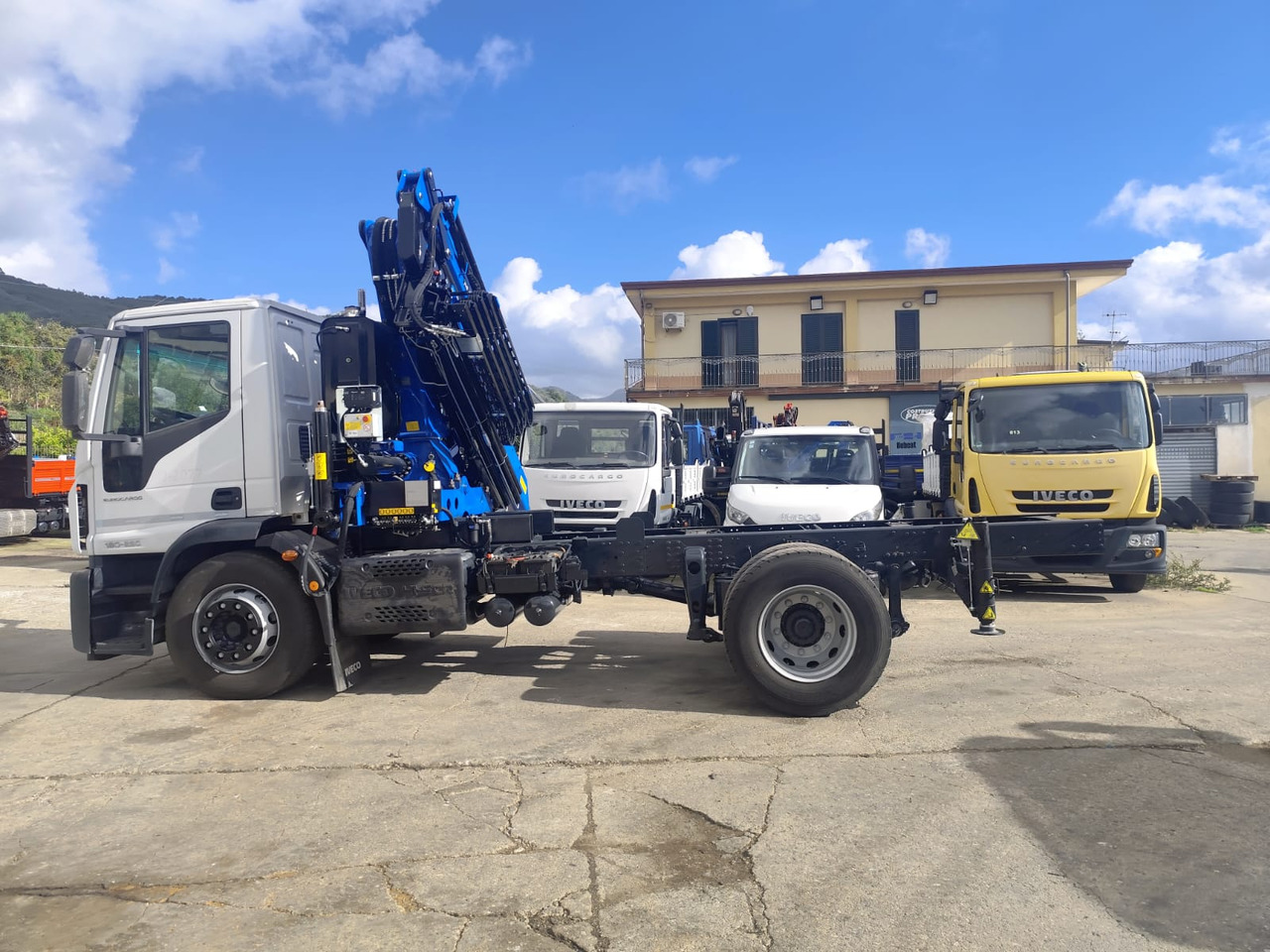 شاحنة كرين, شاحنة كرين IVECO EUROCARGO 180-250: صورة 13 شاحنة كرين, شاحنة كرين IVECO EUROCARGO 180-250: صورة 13