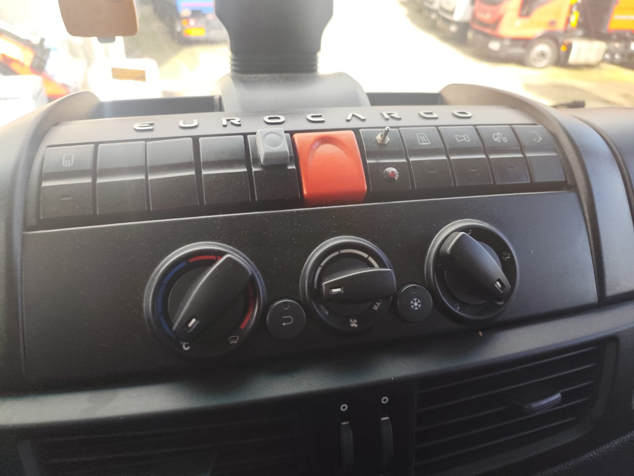 شاحنة كرين, شاحنة كرين IVECO EUROCARGO 180-250: صورة 33 شاحنة كرين, شاحنة كرين IVECO EUROCARGO 180-250: صورة 33