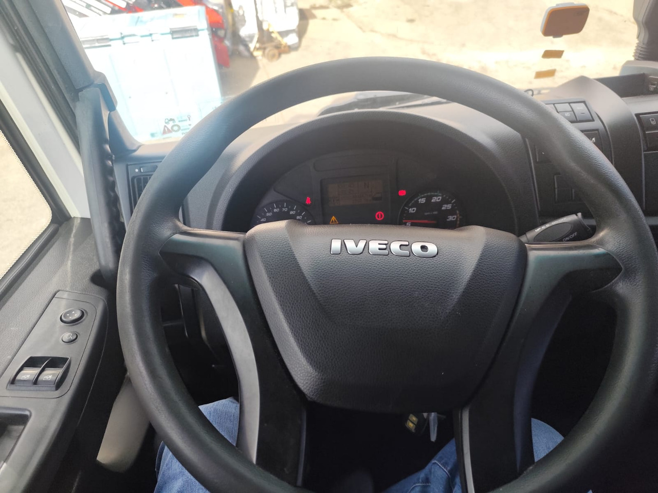 شاحنة كرين, شاحنة كرين IVECO EUROCARGO 180-250: صورة 35 شاحنة كرين, شاحنة كرين IVECO EUROCARGO 180-250: صورة 35