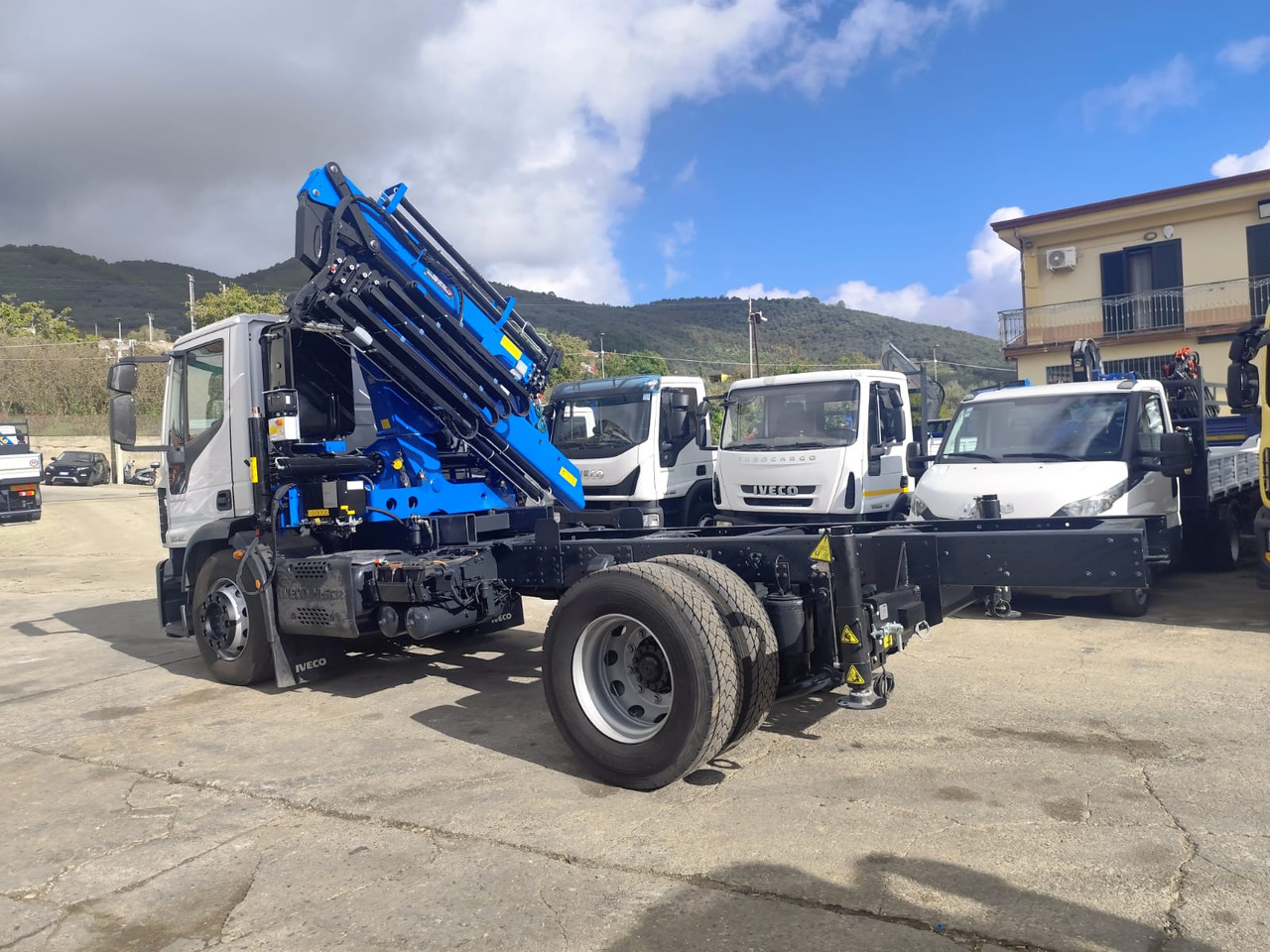 شاحنة كرين, شاحنة كرين IVECO EUROCARGO 180-250: صورة 14 شاحنة كرين, شاحنة كرين IVECO EUROCARGO 180-250: صورة 14