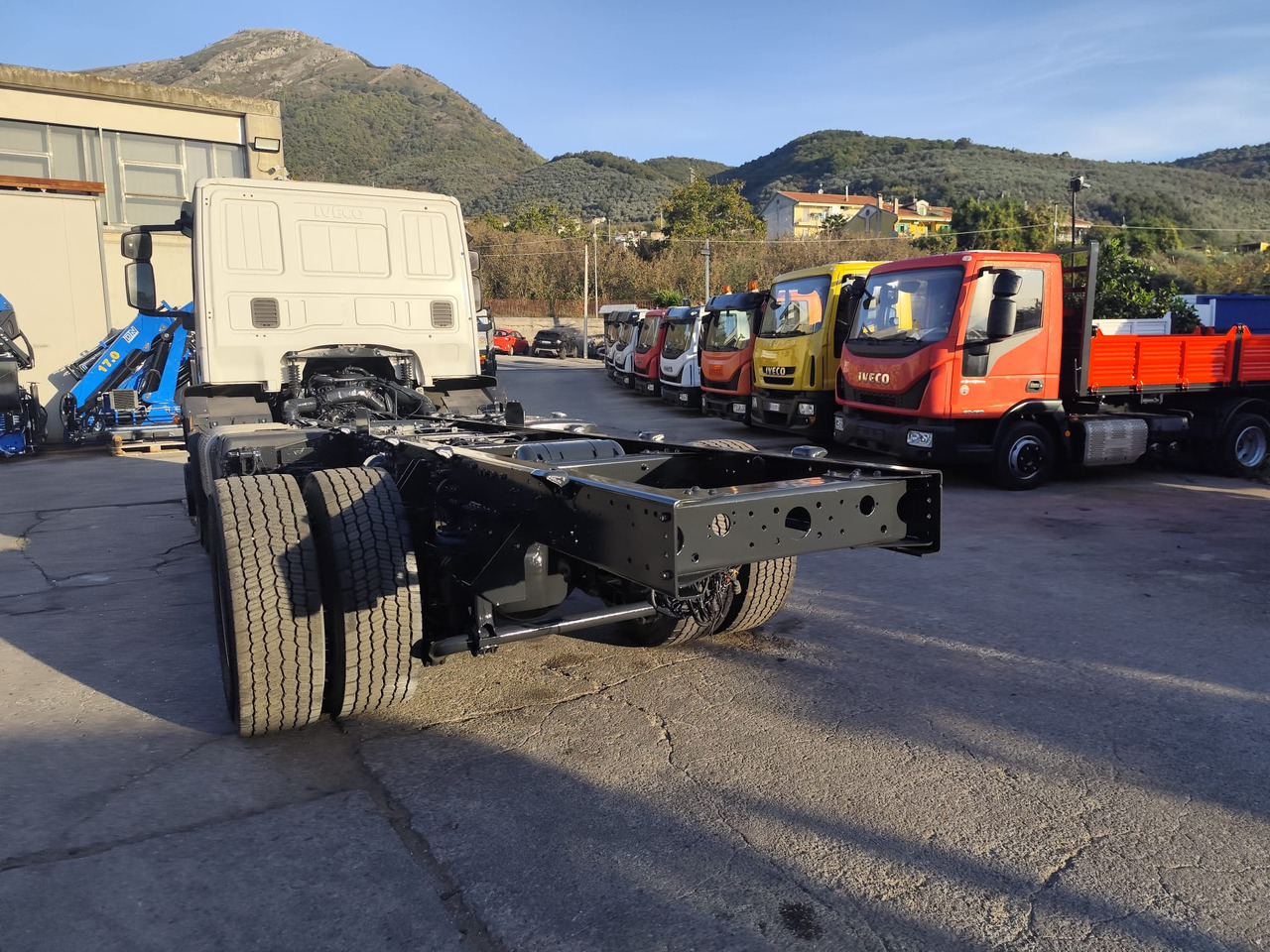 شاحنة هيكل كابينة IVECO EUROCARGO 180-320: صورة 14