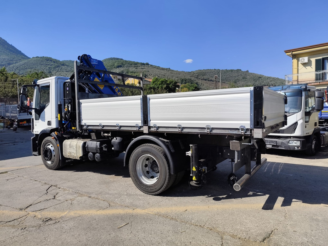 IVECO EUROCARGO 180-320 - شاحنة كرين: صورة 4 IVECO EUROCARGO 180-320 - شاحنة كرين: صورة 4