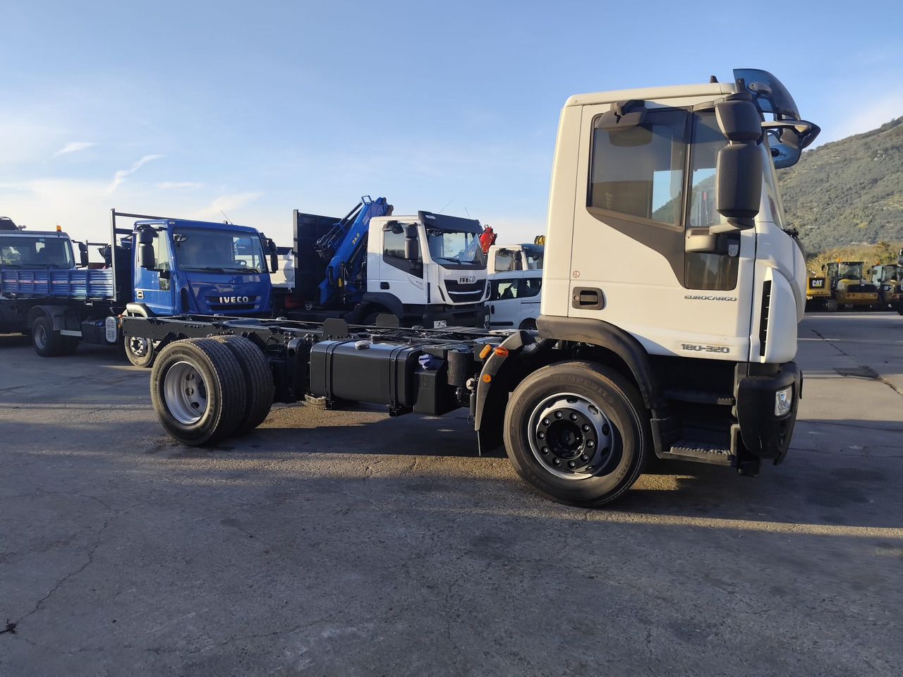 شاحنة هيكل كابينة IVECO EUROCARGO 180-320: صورة 25