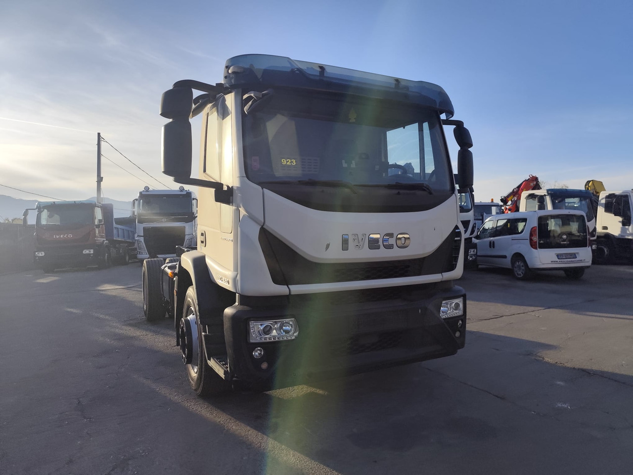 شاحنة هيكل كابينة IVECO EUROCARGO 180-320: صورة 31