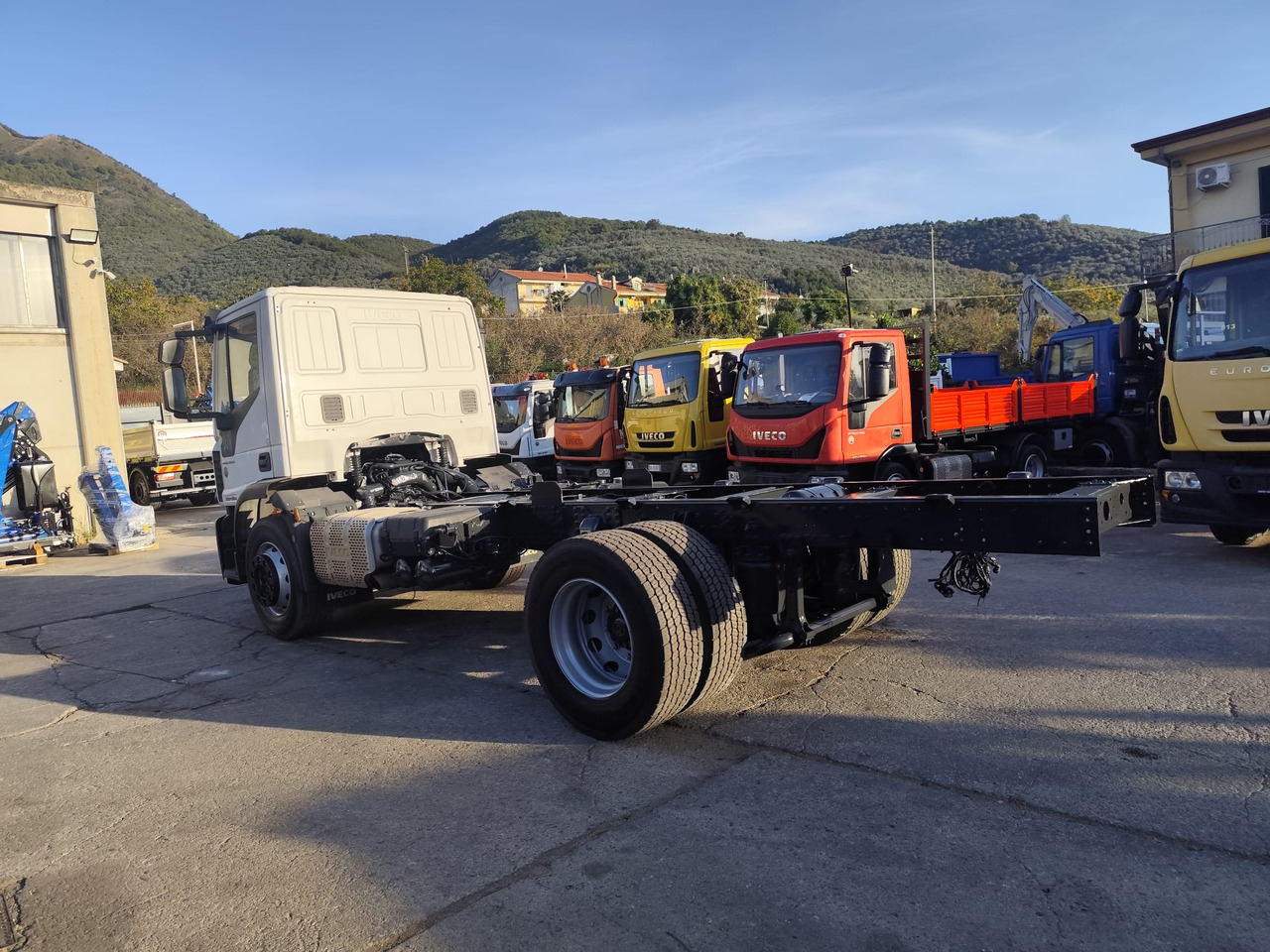 شاحنة هيكل كابينة IVECO EUROCARGO 180-320: صورة 13