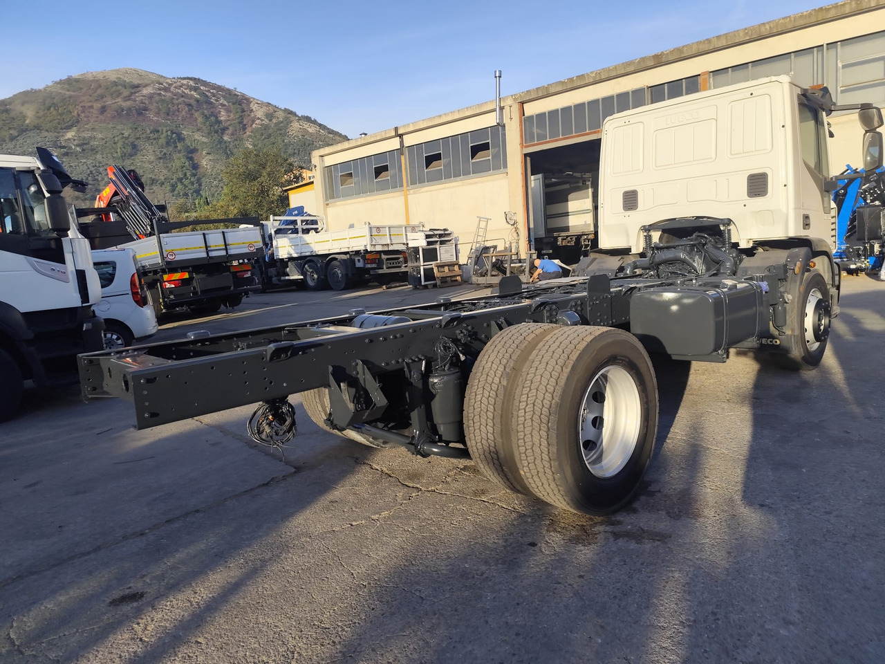 شاحنة هيكل كابينة IVECO EUROCARGO 180-320: صورة 22