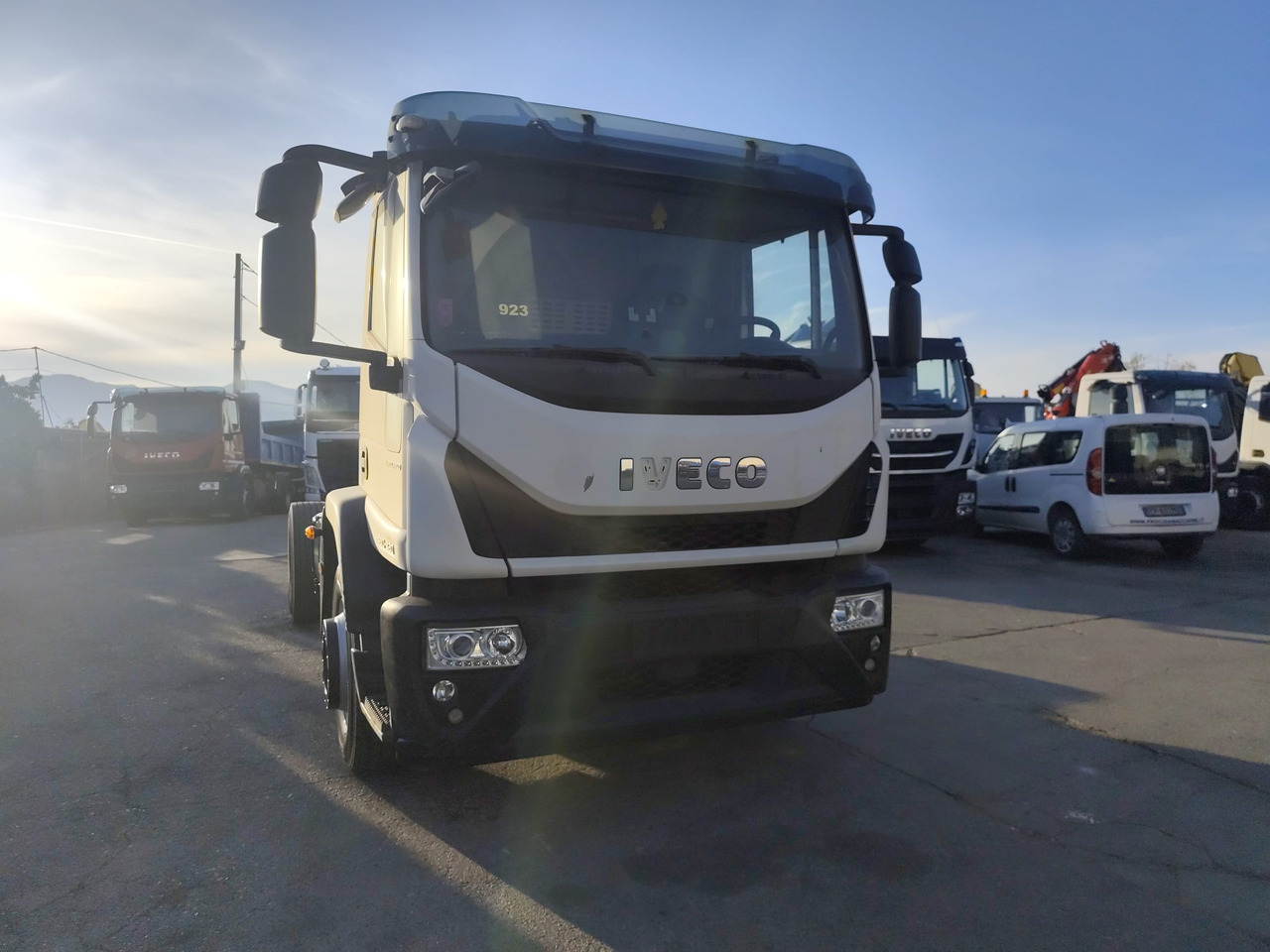 شاحنة هيكل كابينة IVECO EUROCARGO 180-320: صورة 32