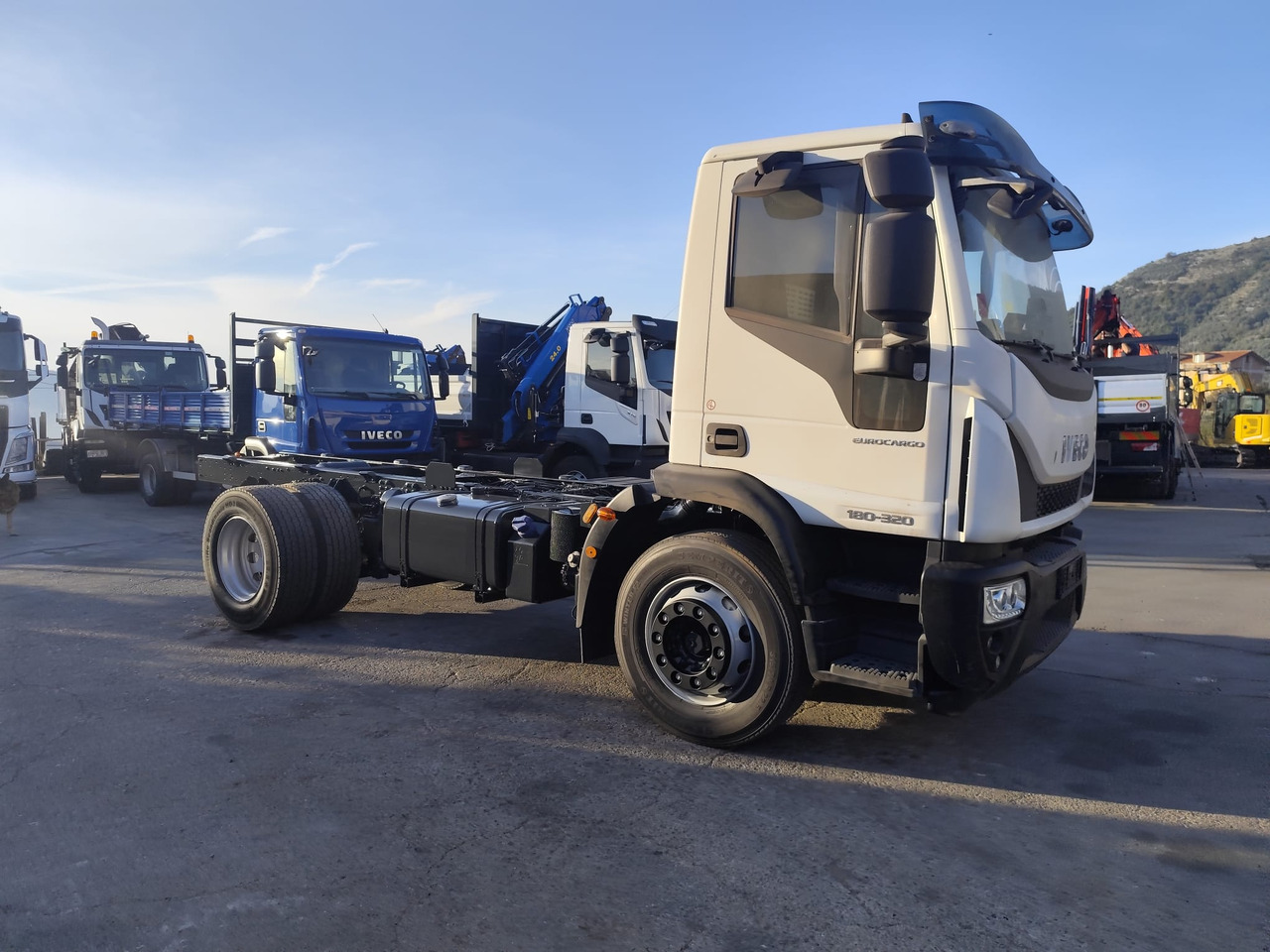شاحنة هيكل كابينة IVECO EUROCARGO 180-320: صورة 26