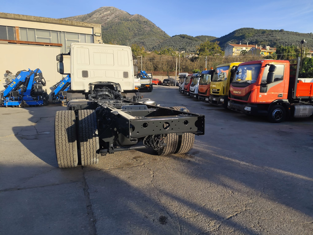 شاحنة هيكل كابينة IVECO EUROCARGO 180-320: صورة 15