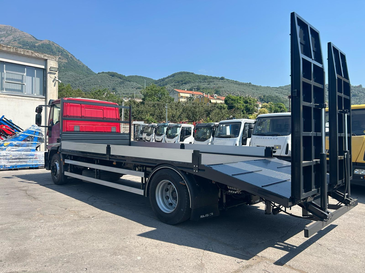 IVECO EUROCARGO 180E30 - شاحنات مسطحة: صورة 5 IVECO EUROCARGO 180E30 - شاحنات مسطحة: صورة 5