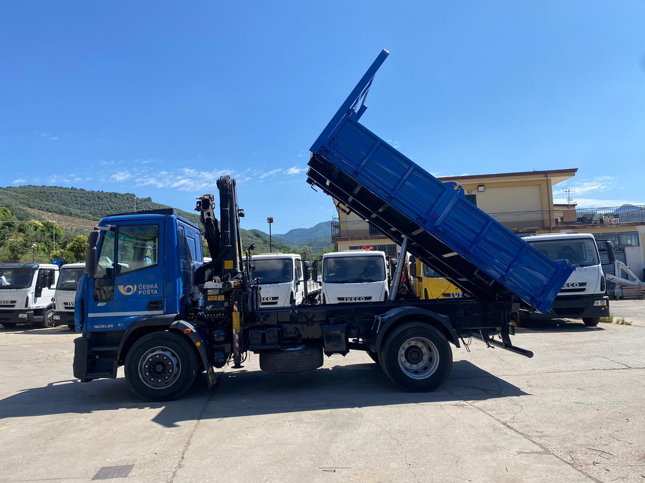 IVECO EUROCARGO 190EL28 - شاحنة كرين: صورة 3 IVECO EUROCARGO 190EL28 - شاحنة كرين: صورة 3