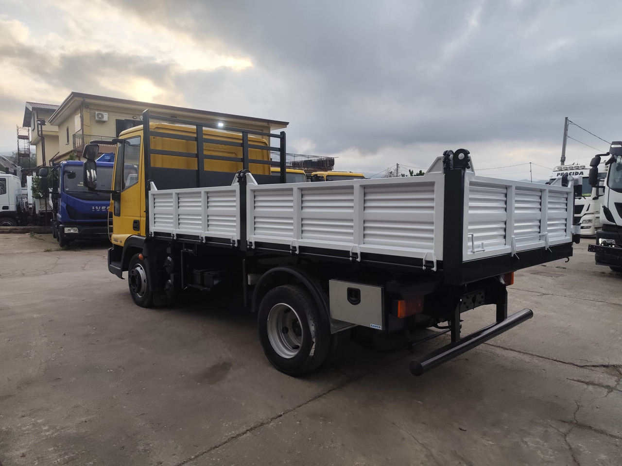 IVECO EUROCARGO 75E16P - شاحنة قلاب: صورة 5 IVECO EUROCARGO 75E16P - شاحنة قلاب: صورة 5