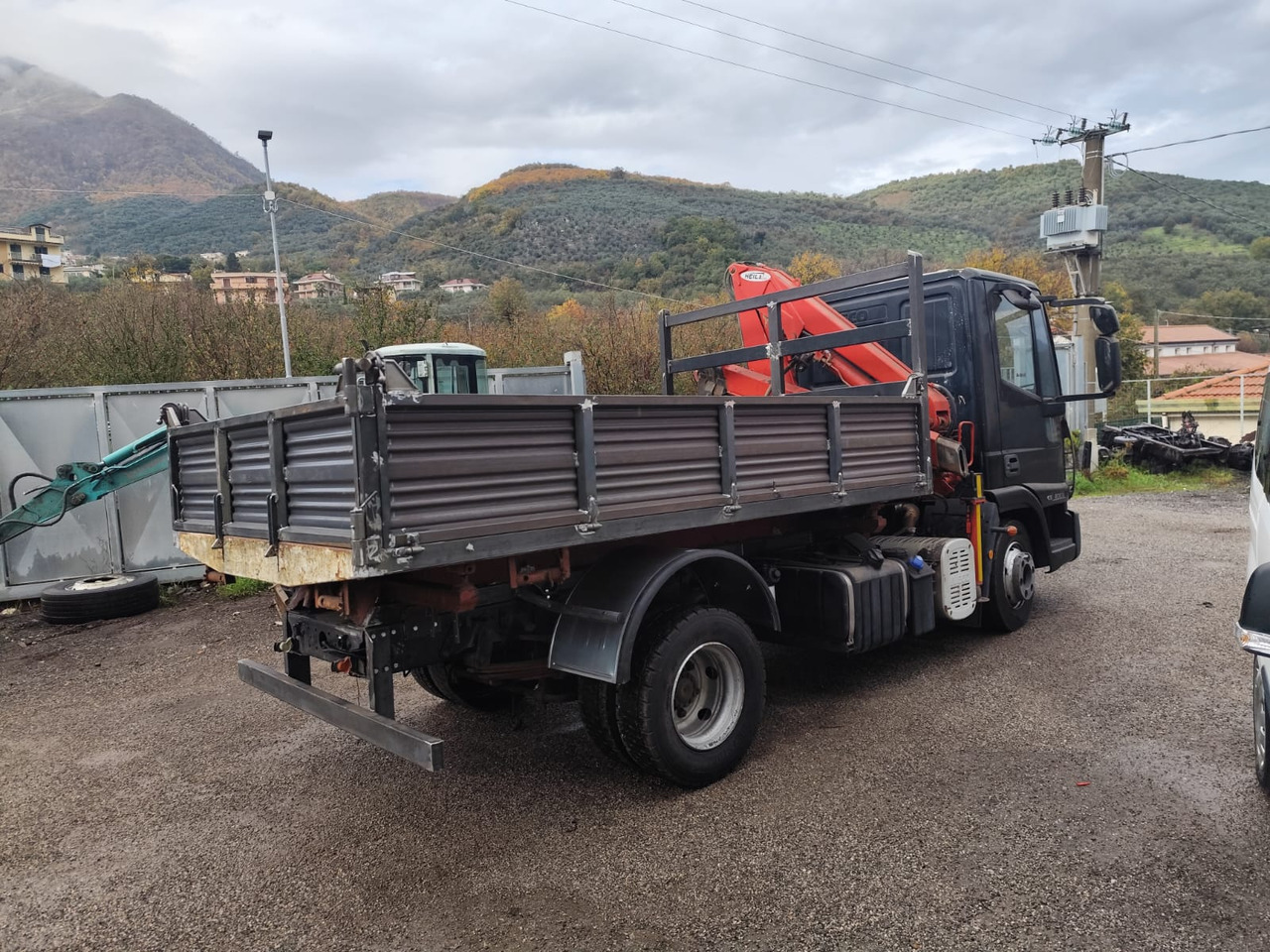 IVECO EUROCARGO 80E18 - شاحنة كرين, شاحنة قلاب: صورة 2 IVECO EUROCARGO 80E18 - شاحنة كرين, شاحنة قلاب: صورة 2