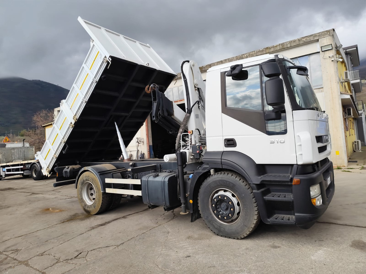شاحنة كرين, شاحنة قلاب IVECO STRALIS AD 190S31P: صورة 7