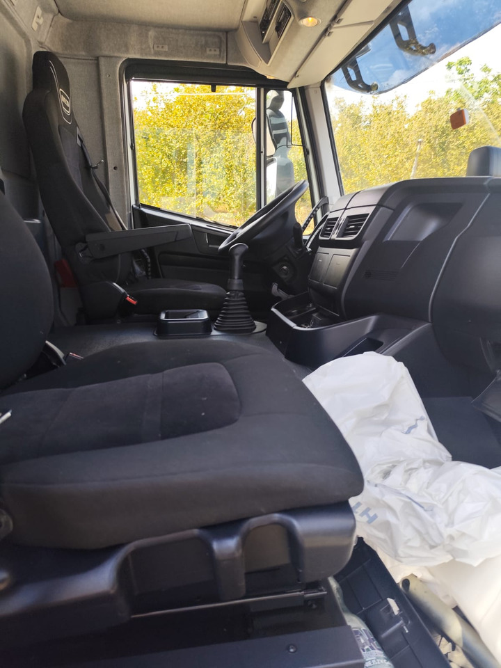 IVECO STRALIS AD 260S31 XP - شاحنة مقفلة: صورة 2 IVECO STRALIS AD 260S31 XP - شاحنة مقفلة: صورة 2