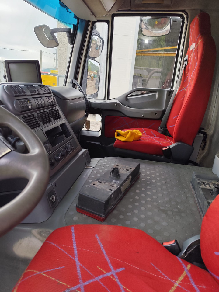 IVECO STRALIS AD 260S31 - شاحنات مسطحة: صورة 4 IVECO STRALIS AD 260S31 - شاحنات مسطحة: صورة 4