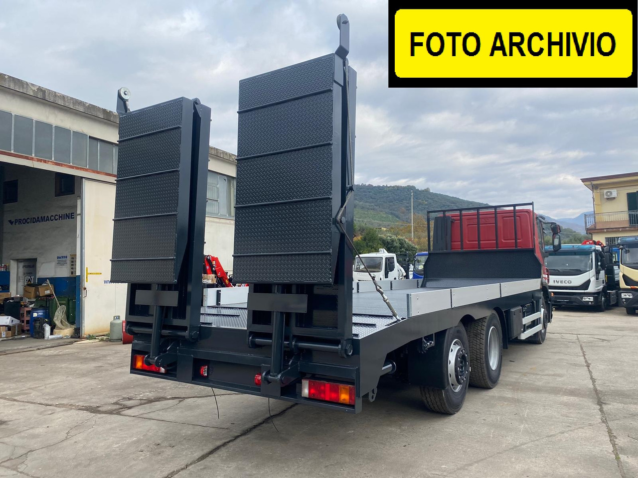 IVECO STRALIS AD 260S31 - شاحنات مسطحة: صورة 2 IVECO STRALIS AD 260S31 - شاحنات مسطحة: صورة 2