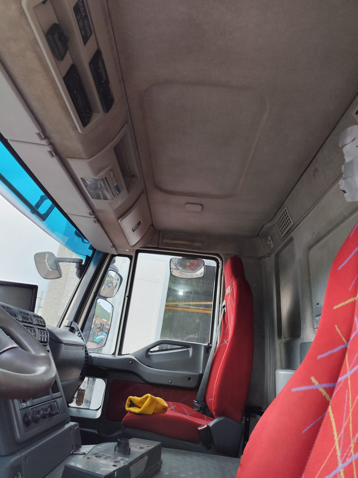 IVECO STRALIS AD 260S31 - شاحنات مسطحة: صورة 3 IVECO STRALIS AD 260S31 - شاحنات مسطحة: صورة 3