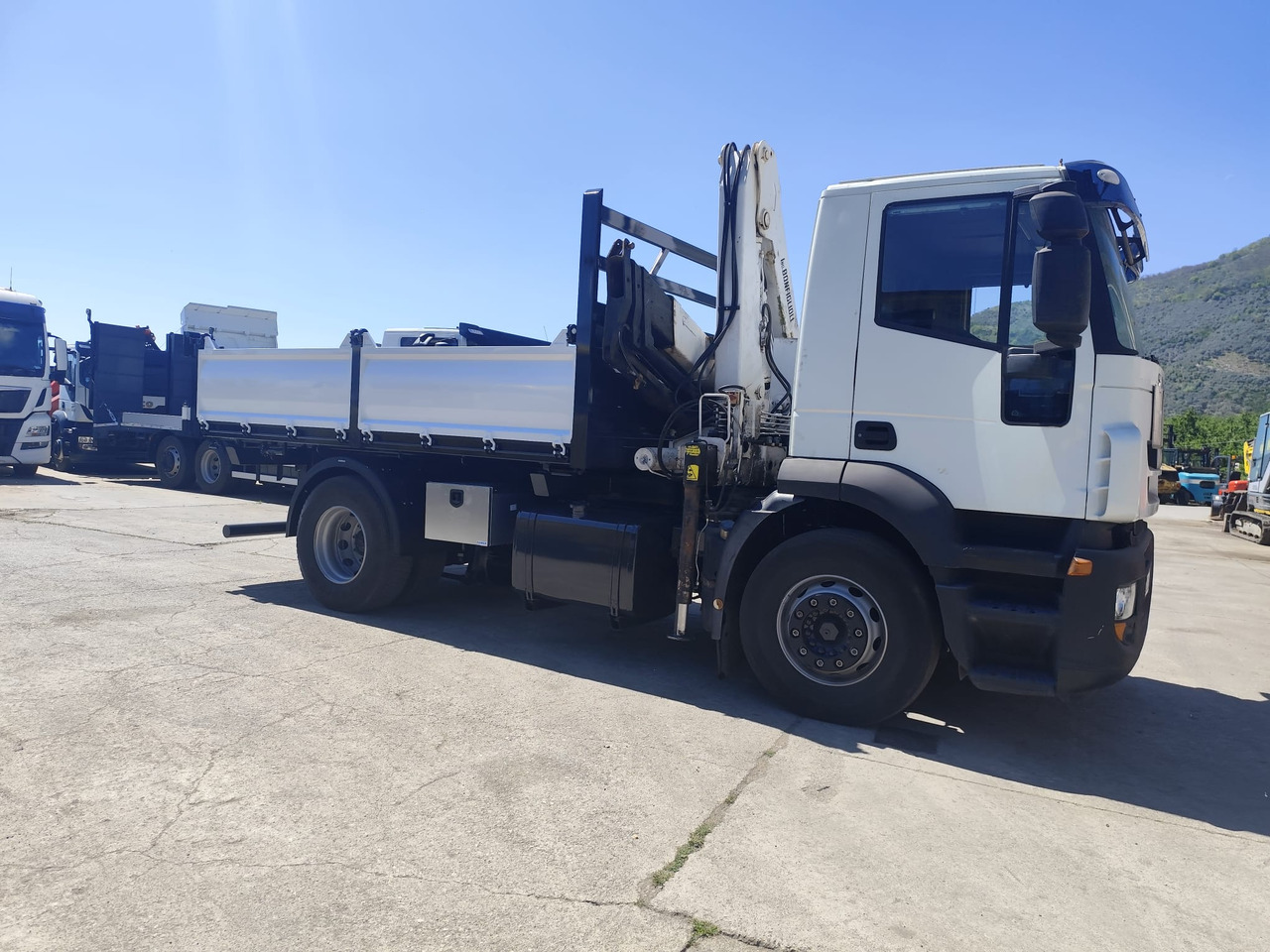 شاحنة كرين, شاحنة قلاب IVECO STRALIS CUBE 190S33: صورة 36 شاحنة كرين, شاحنة قلاب IVECO STRALIS CUBE 190S33: صورة 36