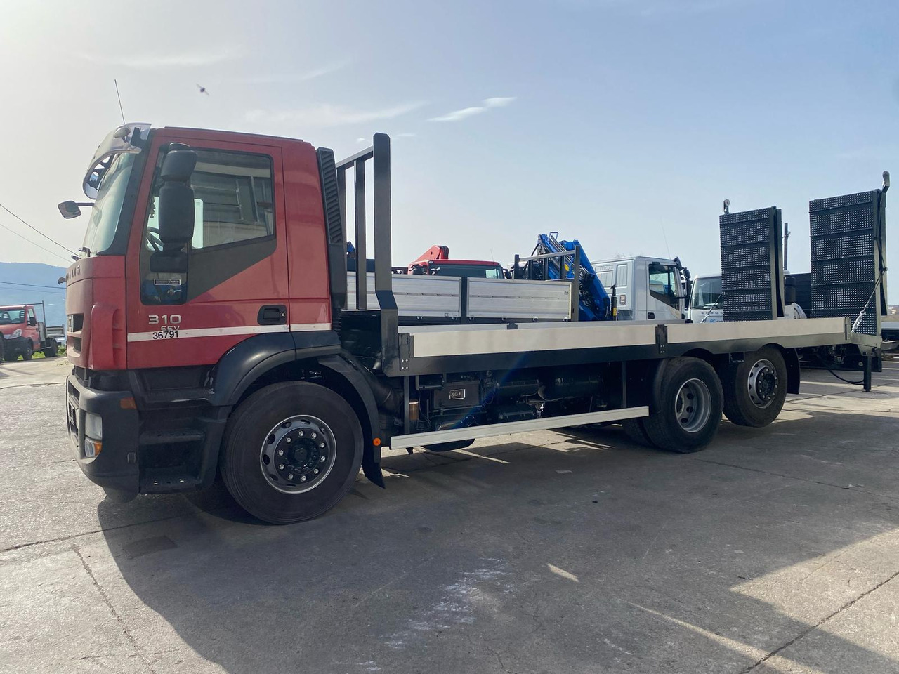 IVECO STRALIS CUBE 260S31 - شاحنات مسطحة: صورة 5 IVECO STRALIS CUBE 260S31 - شاحنات مسطحة: صورة 5