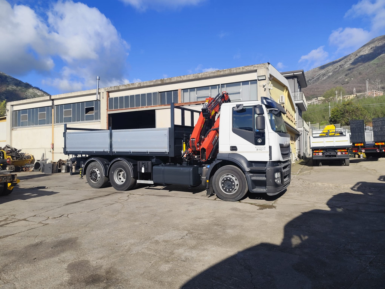IVECO STRALIS CUBE 260S31 - شاحنة كرين: صورة 4 IVECO STRALIS CUBE 260S31 - شاحنة كرين: صورة 4