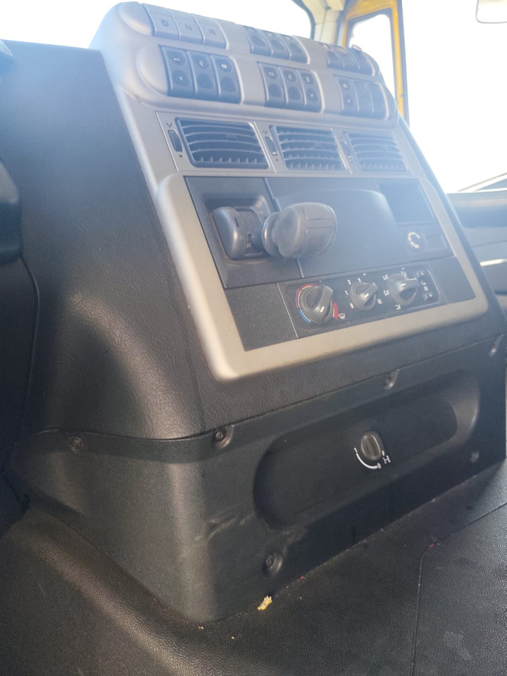 IVECO STRALIS CUBE AD260S42 - شاحنات مسطحة: صورة 4 IVECO STRALIS CUBE AD260S42 - شاحنات مسطحة: صورة 4