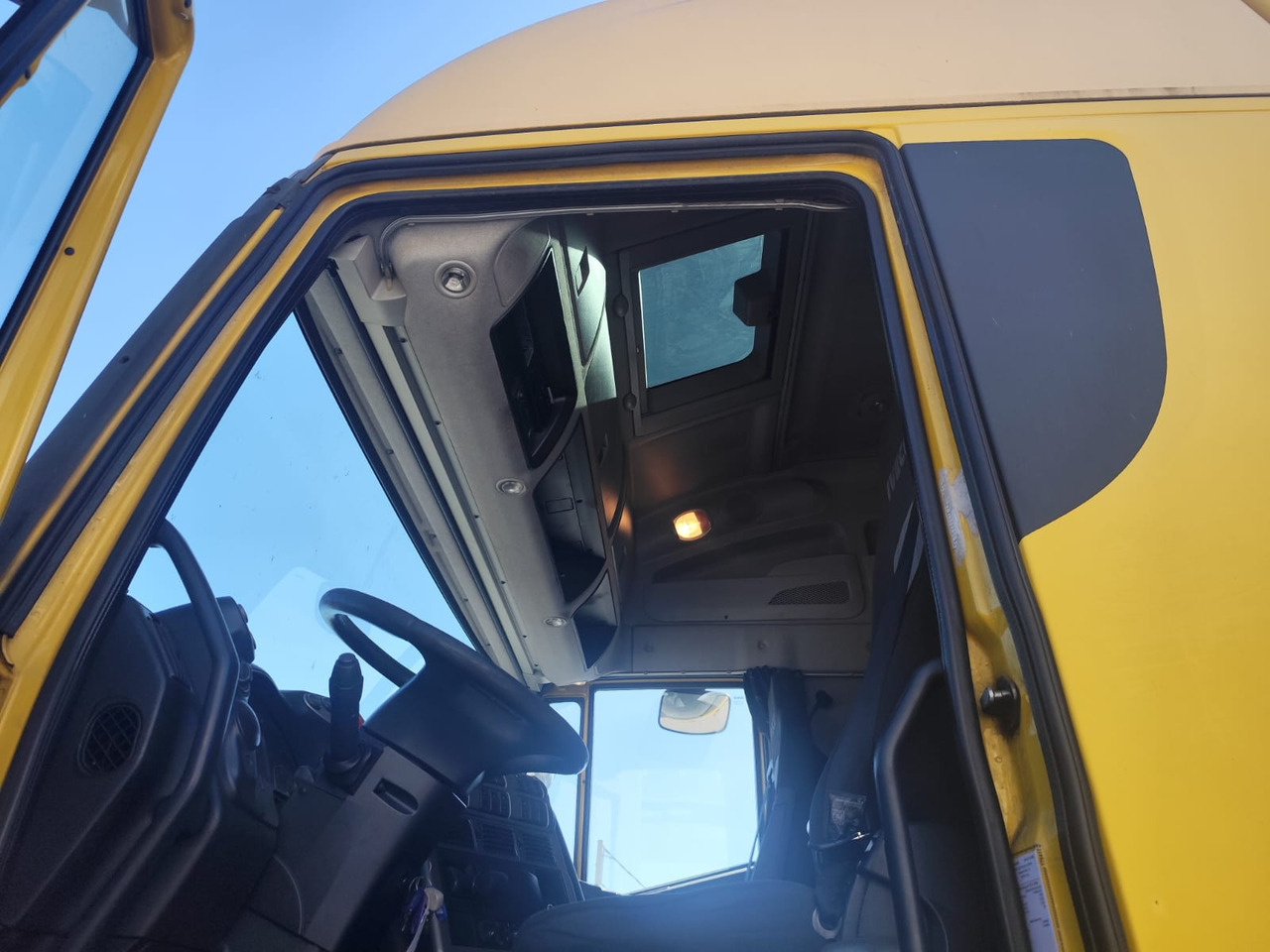 IVECO STRALIS CUBE AD260S42 - شاحنات مسطحة: صورة 2 IVECO STRALIS CUBE AD260S42 - شاحنات مسطحة: صورة 2