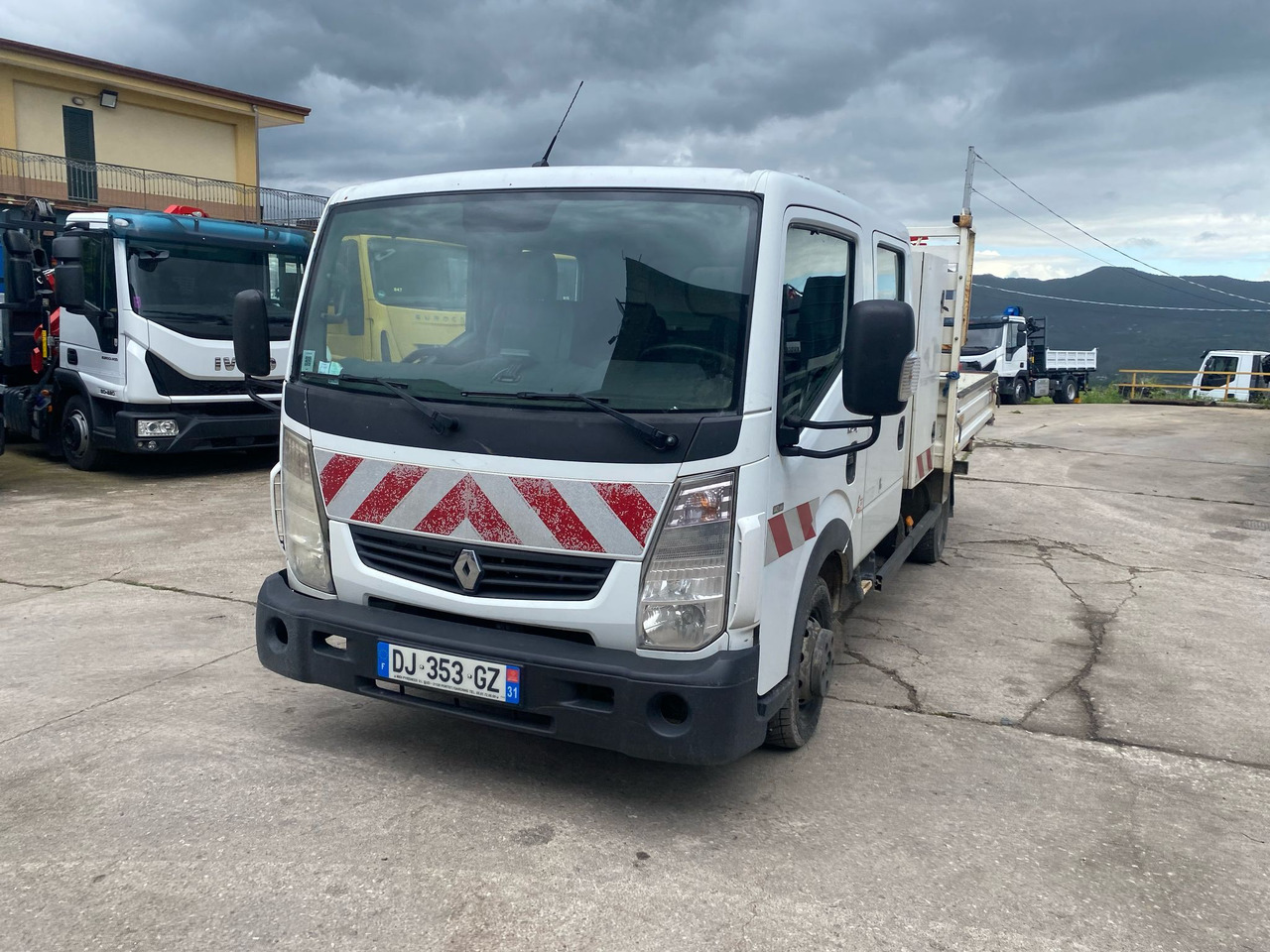RENAULT MAXITY 140 DXI - شاحنات مسطحة: صورة 1 RENAULT MAXITY 140 DXI - شاحنات مسطحة: صورة 1