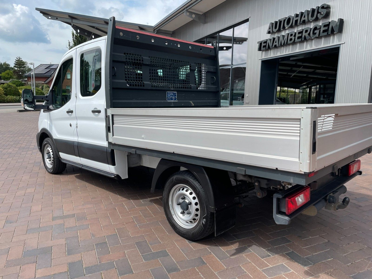Ford Transit Pritsche 2,0 310 L2 DoKa Klima DAB AHK - شاحنة مفتوحة, الشاحنات الصغيرة كابينة مزدوجة: صورة 5 Ford Transit Pritsche 2,0 310 L2 DoKa Klima DAB AHK - شاحنة مفتوحة, الشاحنات الصغيرة كابينة مزدوجة: صورة 5