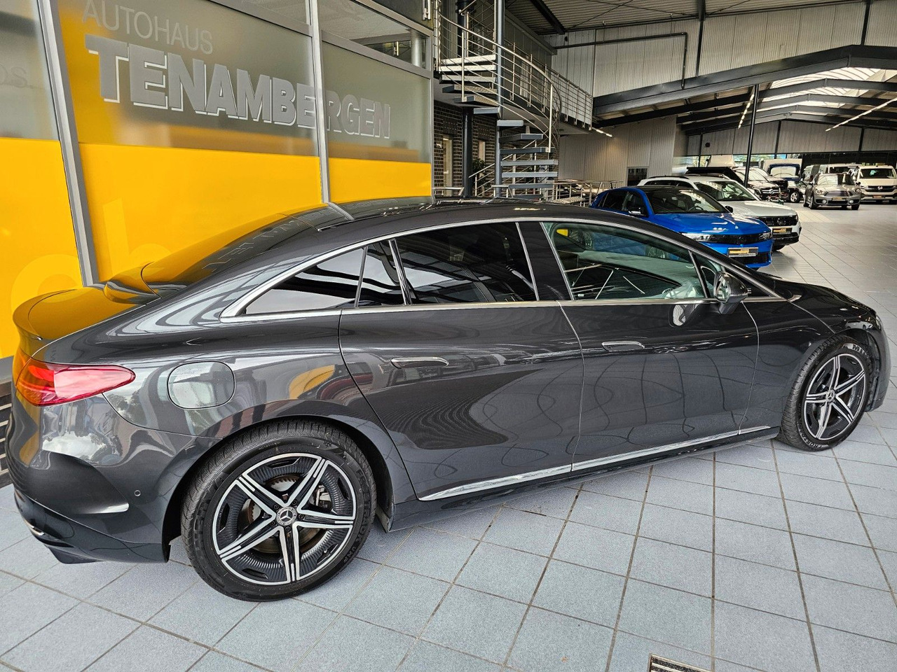 Mercedes-Benz EQE 350 AMG Edition ACC Memory eHeckkl. - سيارة: صورة 3 Mercedes-Benz EQE 350 AMG Edition ACC Memory eHeckkl. - سيارة: صورة 3