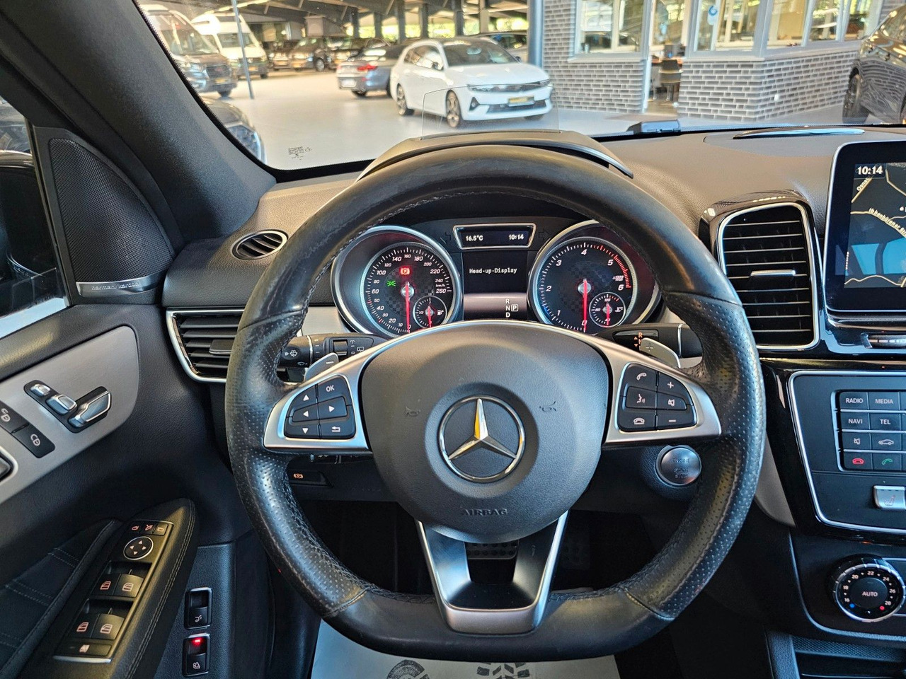 سيارة دفع رباعي Mercedes-Benz GLE 350 d 4Matic AMG Line: صورة 11