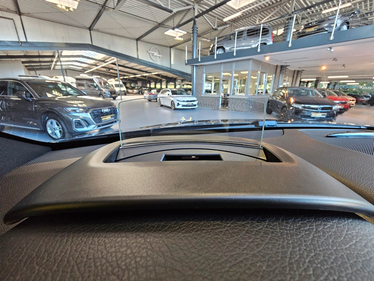 سيارة دفع رباعي Mercedes-Benz GLE 350 d 4Matic AMG Line: صورة 15