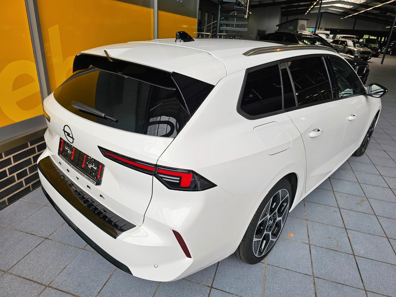 Opel Astra L 1.5 Ultimate Schiebedach Memory ACC AHK - سيارة: صورة 3 Opel Astra L 1.5 Ultimate Schiebedach Memory ACC AHK - سيارة: صورة 3