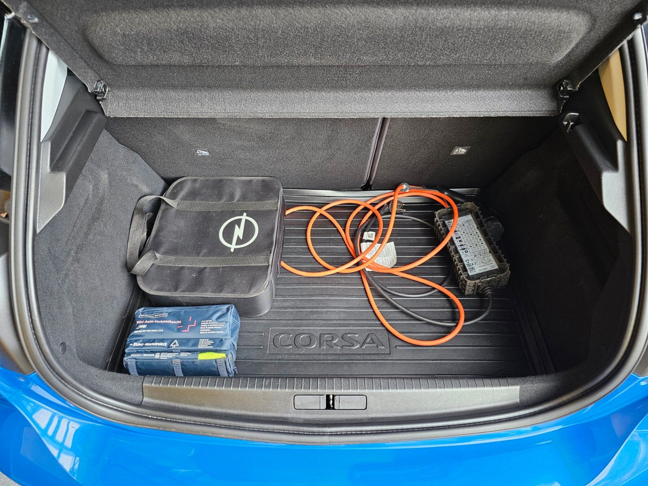 Opel Corsa F Elegance Sommer+Winterreifen +Wärmepumpe - سيارة: صورة 4 Opel Corsa F Elegance Sommer+Winterreifen +Wärmepumpe - سيارة: صورة 4